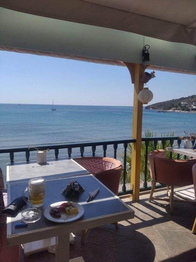 Ammoudia Rooms Agia Marina  Bagian luar foto